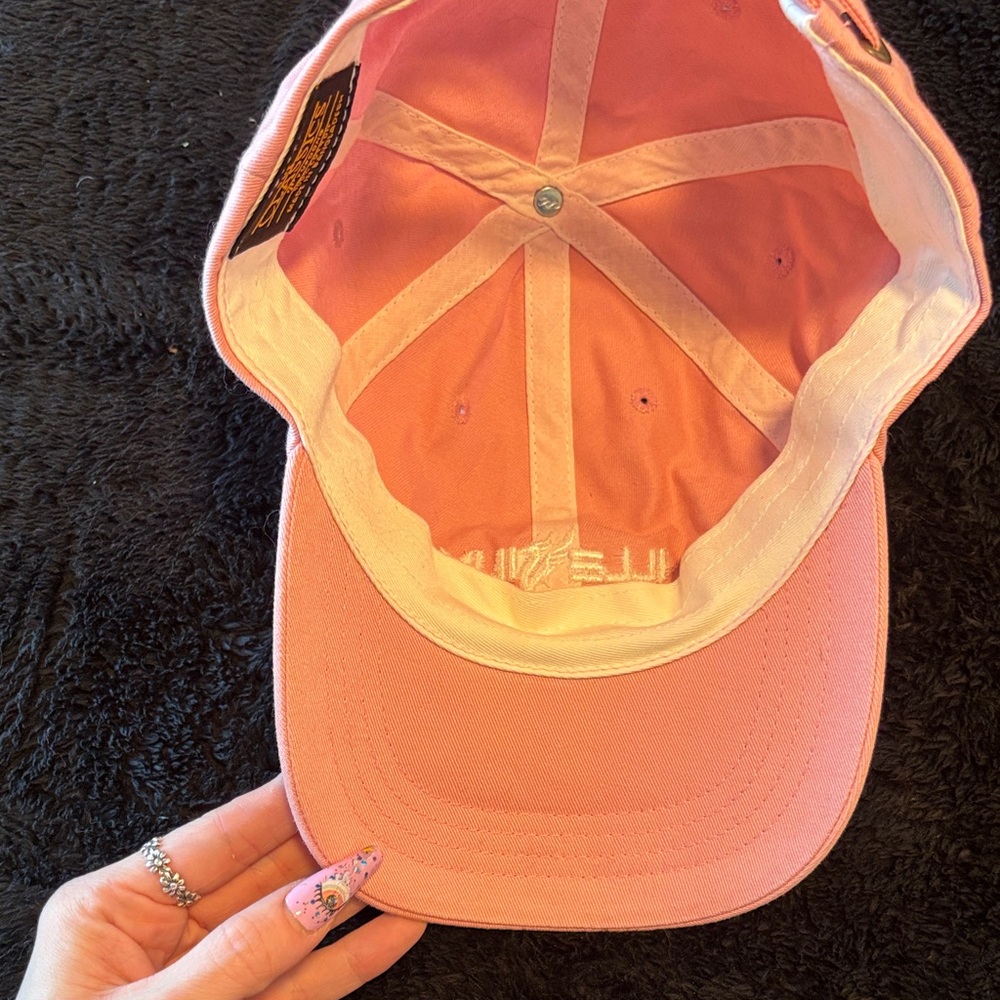 Pink Illenium hat - Picture 6 of 7